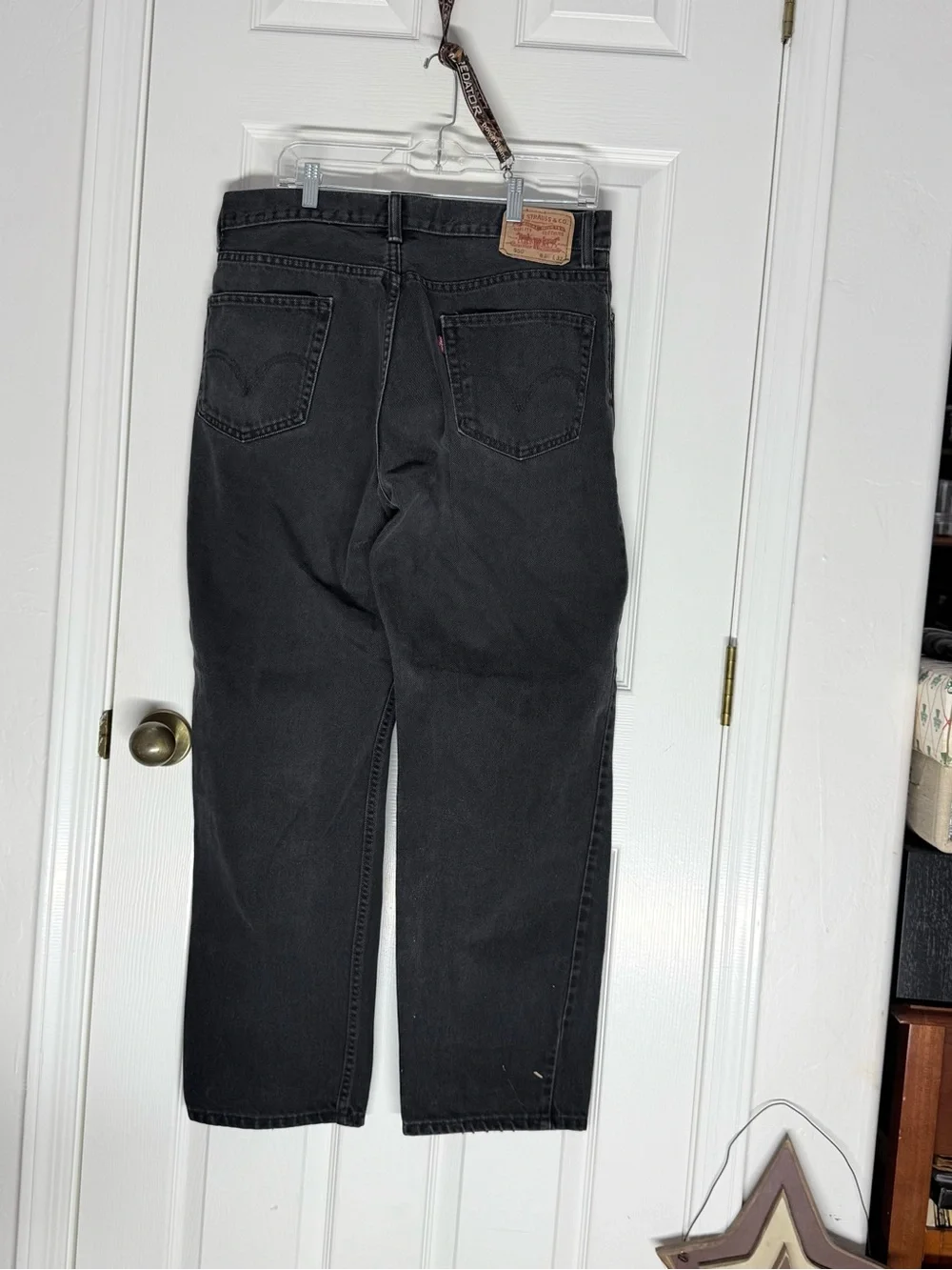 Levi's 550 Relaxed Fit Jeans in Charcoal Black